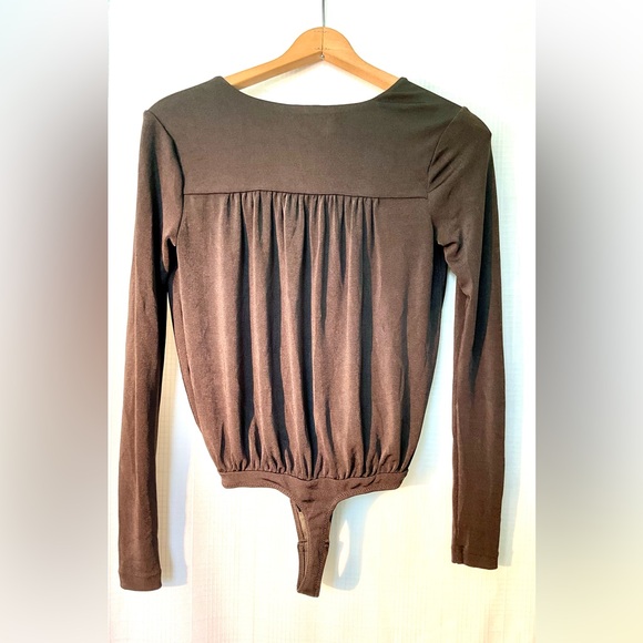 Free people Elegant dark brown Long Sleeve deep v-neck Bodysuit - Picture 2 of 6